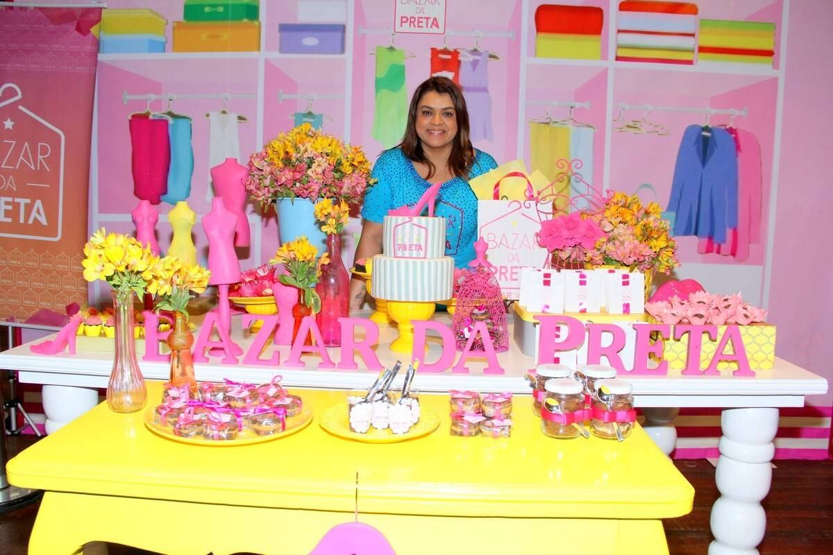 Preta Gil comandou o bazar beneficente