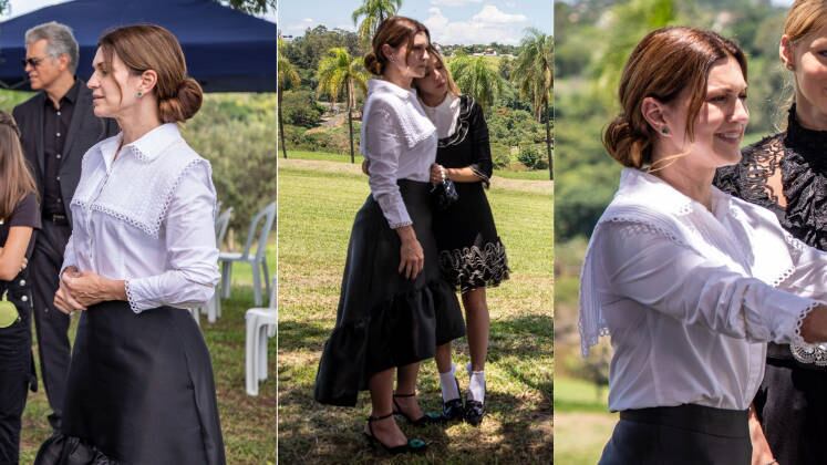 No início da trama, Ísis sofreu uma grande perda: seu marido e melhor amigo, Charles. Para o velório do amado, a viúva usou uma composição sóbria e um coque baixo 
