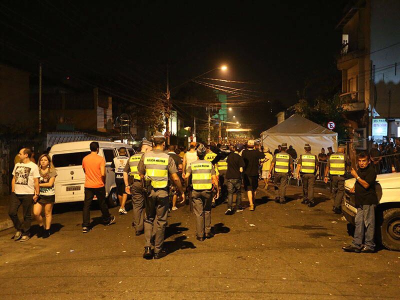 O trabalho de varrição começou às 2h e,
às 3h, já não havia visitantes na região