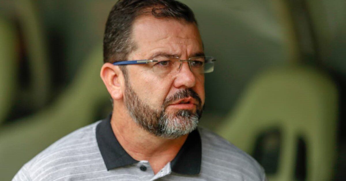 7º- Enderson Moreira: 5 títulos
