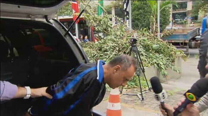 Depois de preso, Eliezer confessou que recebeu dinheiro para matar o empresário

+ Depois de ser flagrado espancando cadelas, homem agride ex-noiva, dona dos cães


