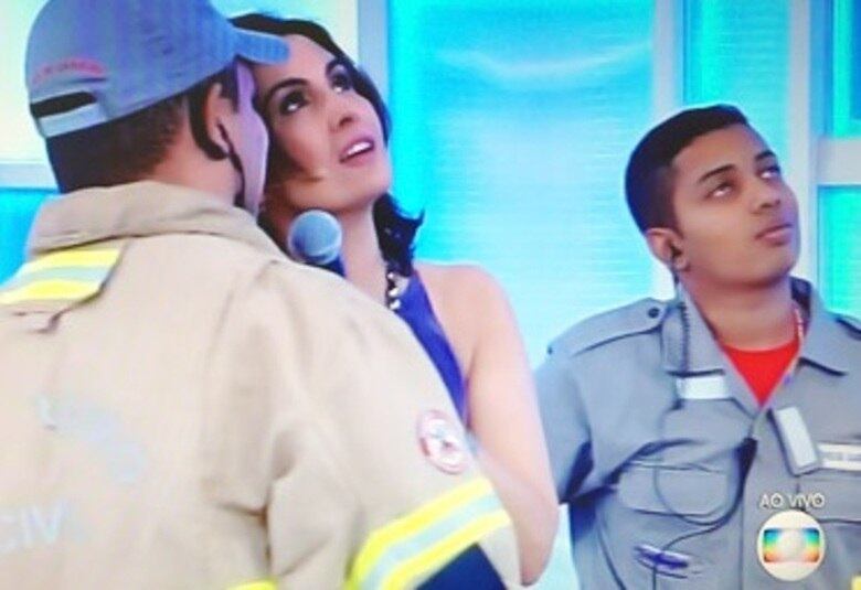 Em abril deste ano, a apresentadora e seus convidados levaram um susto quando uma lâmpada explodiu ao vivo durante o seu programa. A jornalista até conversou com um bombeiro, que tranquilizou todo mundo e disse que podiam continuar com a atração