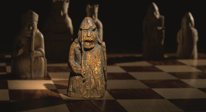 Peça de xadrez quebrou recorde de mais valiosa entre objetos medievais do jogo