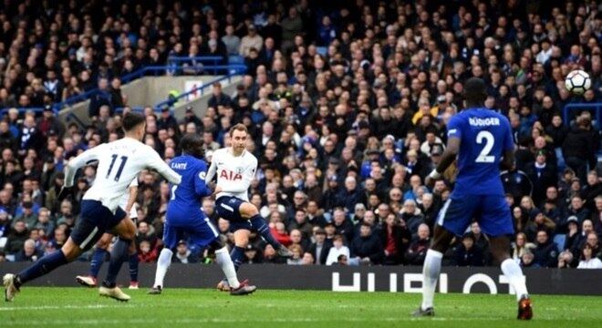 Tottenham bate Chelsea por 3 a 1 e sobe para quarto no Campeonato Inglês