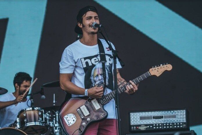 Tenho Mais Discos Que Amigos