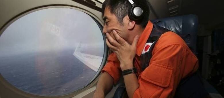 Parentes dos passageiros se organizaram para tentar manter esforços de busca
