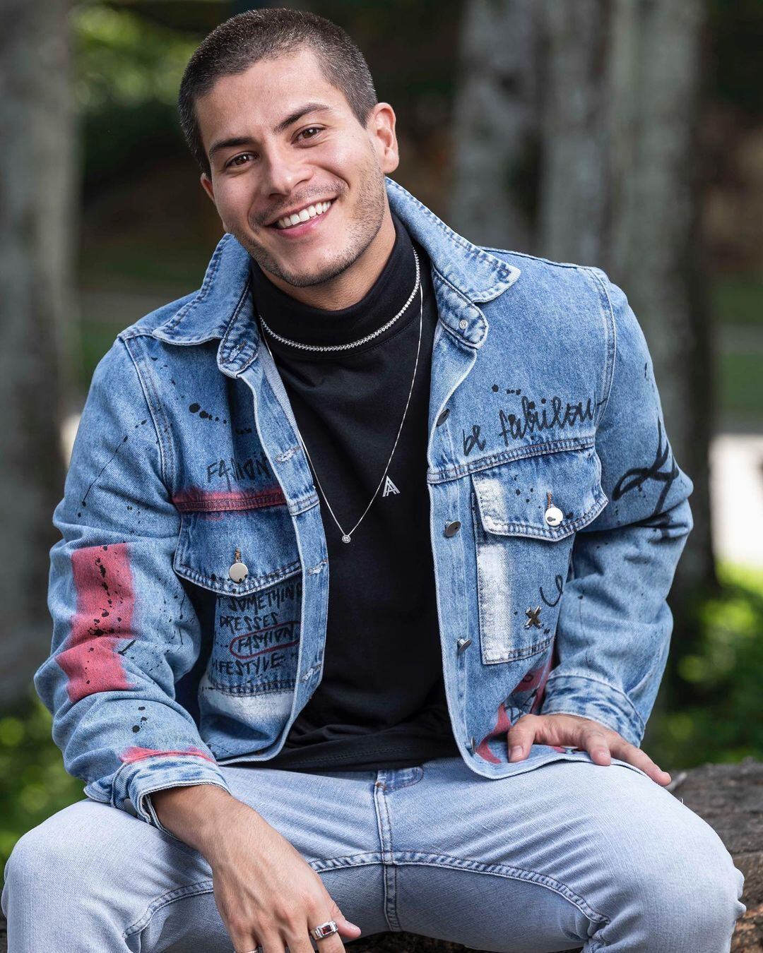 Arthur Aguiar retoma os trabalhos