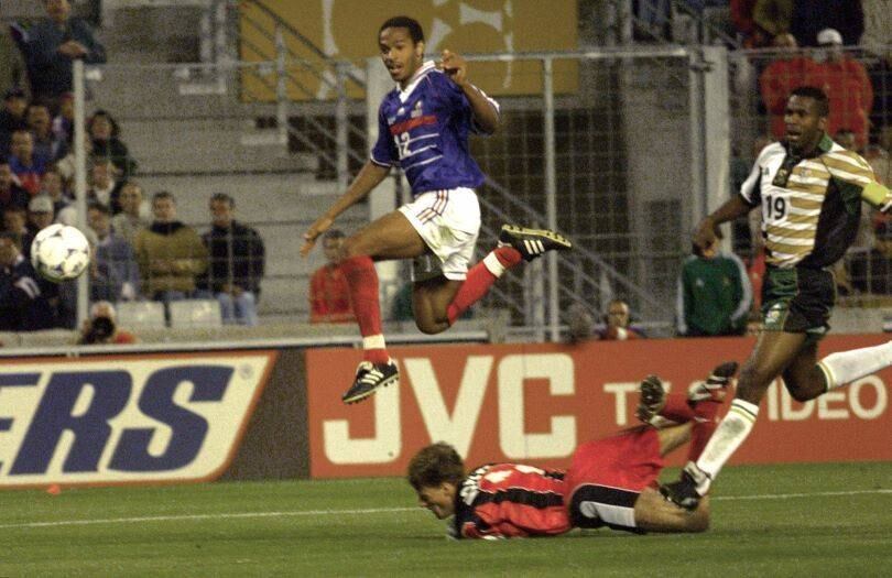 Em 1998, ano em que a França conquistaria o título inédito, os Le Bleus venceram a partida de estreia contra a África do Sul por 3 a 0