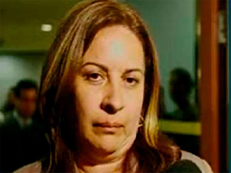 A juíza do TJ-BA (Tribunal de Justiça da Bahia), Olga Regina de Souza Santiago, foi condenada por envolvimento com o narcotraficante colombiano Gustavo Duran Bautista, apontado como líder de um grupo criminoso especializado na exportação de cocaína da América do Sul para a Europa. Olga foi flagrada através de conversas telefônicas e condenada pelos crimes de corrupção passiva, lavagem de dinheiro, e deverá pagar pena de aposentadoria compulsória, que é a pena máxima prevista na lei da magistratura