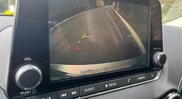 Modelo vem equipado com câmera de ré