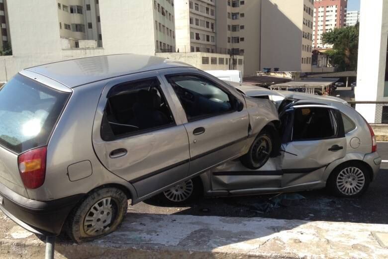 Por causa da batida, uma faixa da esquerda no sentido Lapa e outra no sentido Penha está ocupada. A CET (Companhia de Engenharia de Tráfego) recomenda que os motoristas evitem a região