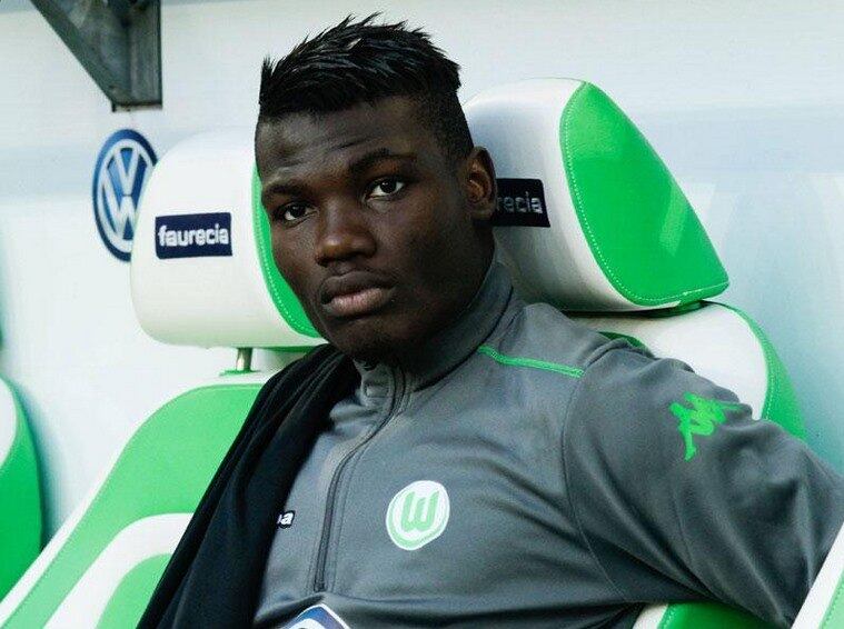 13. Junior Malanda, volante belga muito promissor, morreu no começo do ano  em um acidente de carro, de acordo com informações do diário alemão
Bild. O atleta tinha apenas 20 anos e, atualmente, defendia o
Wolfsburg-ALE