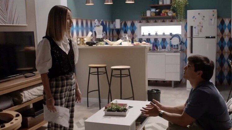 Assim que percebeu seus reais sentimentos por Erick, Mirela questionou o motivo de eles ainda não estarem juntos. O garoto explicou que tinha medo de a jovem se apaixonar por outra pessoa enquanto os dois estivessem se relacionando e de estragar a amizade deles. E aí, será que Erick e Mirela conseguiram se resolver depois dessa ou continuaram só amigos? Assista aos episódios completos de Tagem em PlayPlus.com e veja como acabou a segunda temporada da série!