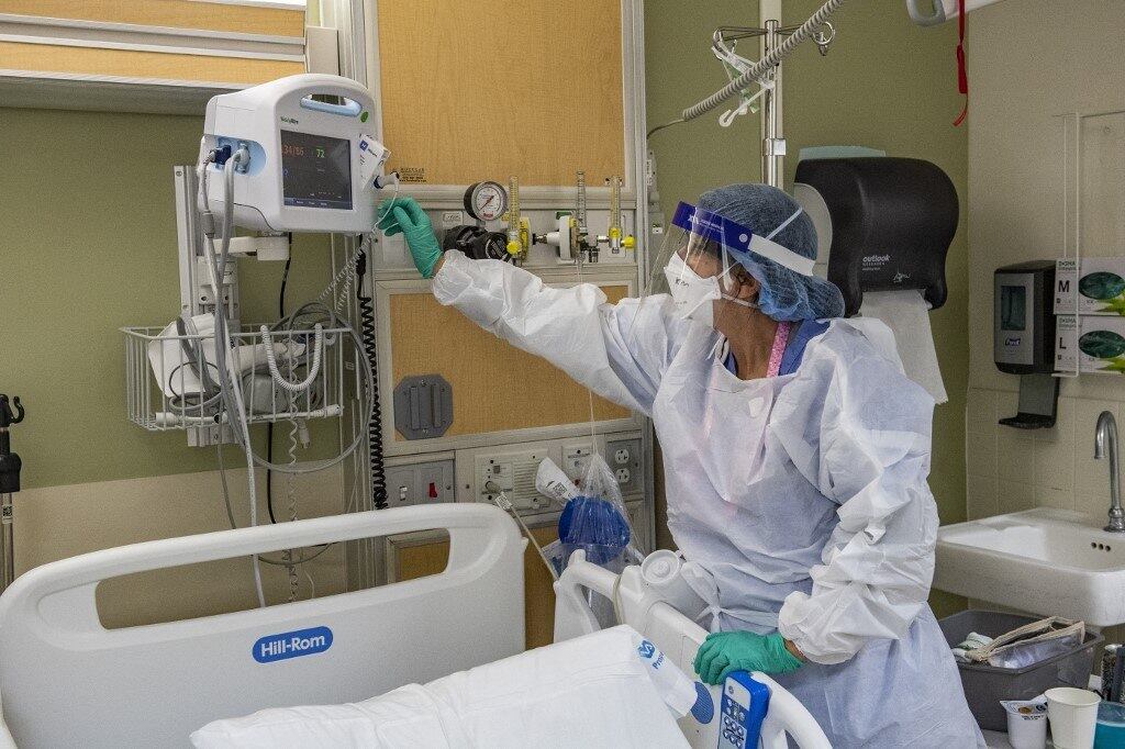 A maioria dos estados brasileiros apresenta indícios de queda dos casos de Srag (Síndrome Respiratória Aguda Grave), segundo o Boletim InfoGripe da Fiocruz (Fundação Oswaldo Cruz), divulgado na quinta-feira (11). Os dados são referentes ao período entre 31 de julho e 6 de agosto e representaram uma queda tanto a curto prazo (últimas seis semanas) quanto a longo prazo (últimas três semanas)