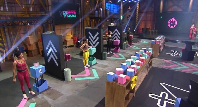 Mulheres realizam a primeira prova da temporada do Power Couple Brasil