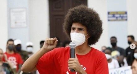 O vereador Renato Freitas em manifestação em Curitiba