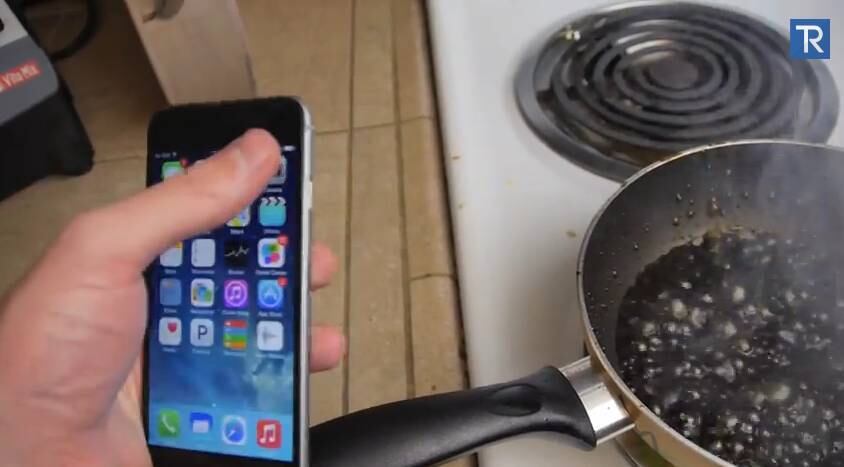 Maluco tenta derreter iPhone 6 em Coca-Cola fervendo! Veja o resultado!

Se você acha que já viu louco para tudo nessa vida, prepare-se para se impressionar mais uma vez. Um americano tentou derreter um iPhone 6 em uma panela com Coca-Cola fervendo!

Confira os melhores smartphones, tablets e acessórios para comprar neste fim de ano
