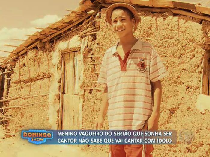 No último Domingo Show (25), Geraldo Luís apresentou no quadro Sonho de Domingo a história de Vitor Daniel, um menino vaqueiro do interior de Pernambuco que ajuda a família com o talento que tem na voz. Siga a galeria e saiba mais!

+ Aproveite e confira as matérias do programa Domingo Show

+ Já curtiu a página do Domingo Show no Facebook? É só clicar!

+ Siga o Domingo Show no Twitter e receba todas as notícias do programa