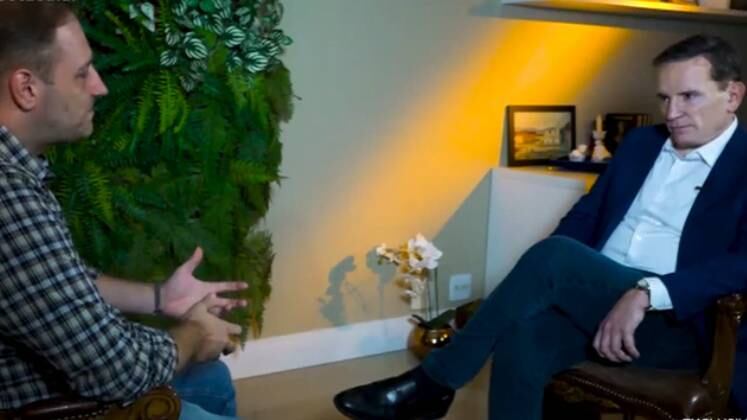 Na conversa com Cabrini, Matteo conta que Marcelo o puxou pelo colarinho e começaram a discutir. Em seguida, eles agrediram um ao outro com socos, até que o irmão foi para um outro lado do pátio onde estavam