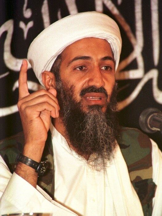 Al-Qaeda

Criado por Osama bin Laden (foto), a Al-Qaeda, que significa base, “nasceu no fim de 1970, quando o Afeganistão lutava contra a União Soviética que havia invadido todo o país, portanto, lutavam contra um regime socialista”, explicou o professor do Mackenzie.

O principal objetivo da organização é unificar todos os muçulmanos para criar uma grande nação islâmica, segundo uma “fatwa”, espécie de decreto religioso, divulgado por Bin Laden em 1998
