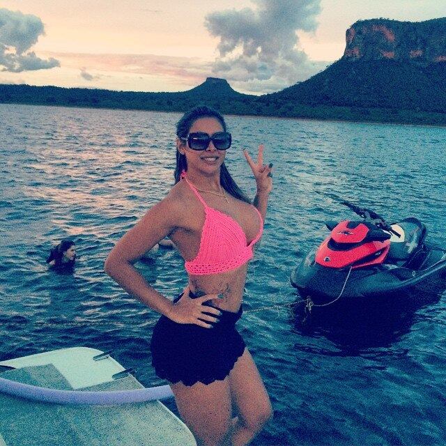 Juliana está processando o agressor, por danos físicos e morais. Depois da agressão, o homem tentou fugir do local, mas as amigas de Juliana conseguiram anotar a placa do carro. O amigo dele teria afirmado que era policial e que aquela situação não sairia dali, que era para a loira desistir 