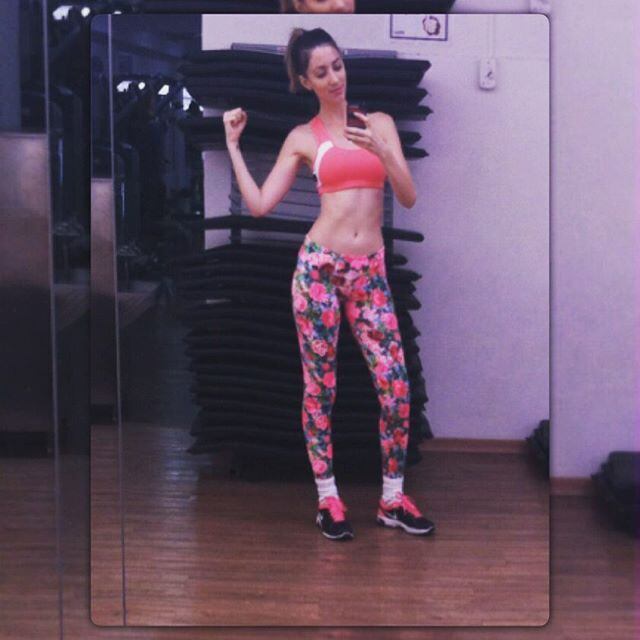 Nas redes sociais, é possível ver vários cliques dela mostrando que está em ótima forma física