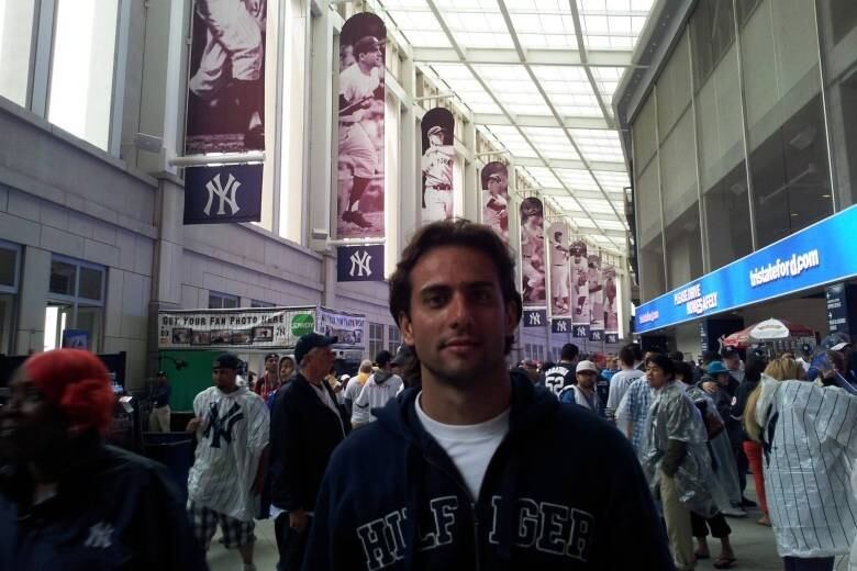 Como nada foi roubado, a polícia de São Caetano do Sul, no ABC paulista, acredita que a morte de Darcio pode ter sido um crime passional