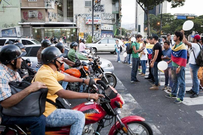 Manifestações contrárias à administração de Nicolás Maduro continuam na Venezuela