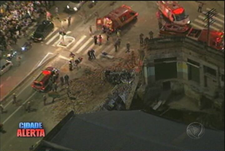 Desabamento aconteceu em uma esquina movimentada da avenida Liberdade