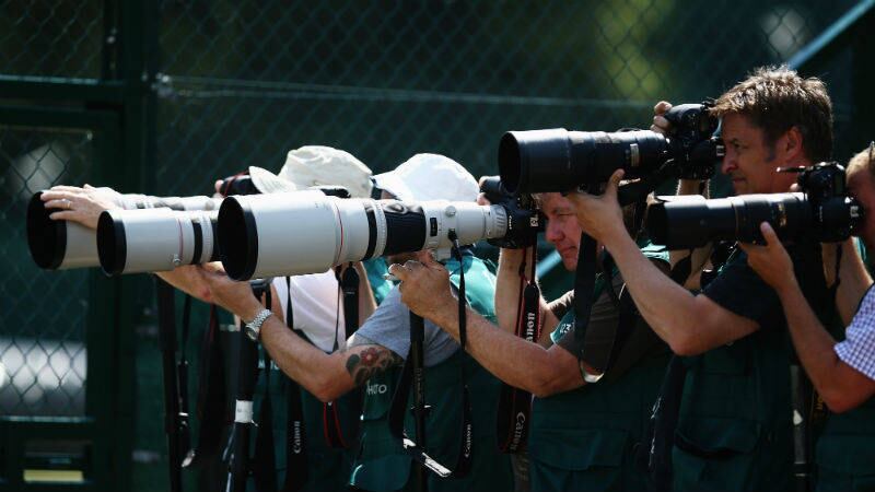 Senac - Oferece cursos de graduação, técnicos e módulos livres para quem pretende aprender mais  sobre fotografia. No curso de bacharelado, que tem 4 anos de duração, a ideia é formar profissionais aptos a atuar em diversos segmentos de mercado: retrato, moda, gestão de acervos, fotografia científica, fotojornalismo, entre outros. O curso técnico é voltado para profissionais que pretendem atuar como fotógrafos em diversas modalidades. Já os cursos livres são temáticos e segmentos, com conteúdo que varia dos retratos ao tratamento de imagens. Interessados nos cursos podem acessar o site da instituição www.sp.senac.br e conferir telefone e os cursos oferecidos nas unidades

