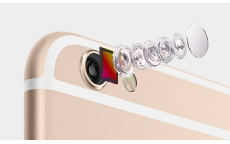 Nova câmera iSight da Apple traz novos sensores que prometem produzir imagens mais precisas. Apesar de tomar um bom tempo da apresentação do iPhone 6, a câmera não tem especificações muito diferentes do sensor presente no iPhone 5s. A maior mudança fica por conta da estabilização ótica das imagens e do recurso Focus Pixels de foco automático

CONFIRA: Especialistas analisam lançamentos da Apple
