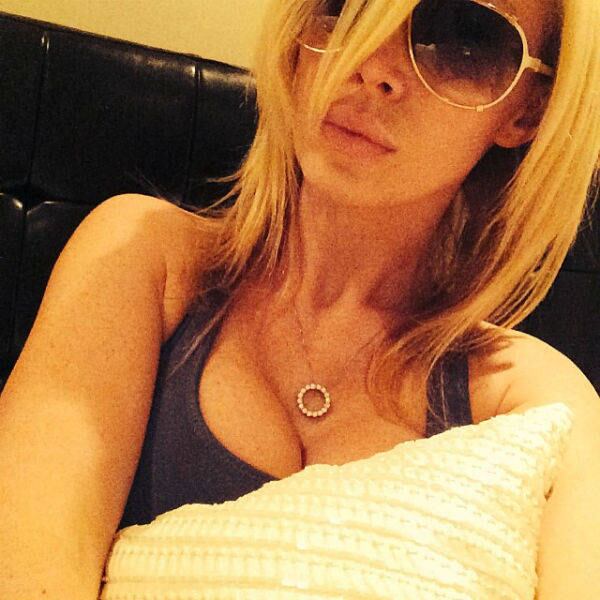 Outros assuntos que Nikki pretende abordar caso for eleita, envolvem os direitos dos homossexuais, além de prometer doar metade do salário de prefeita para uma causa social escolhida pelos próprios cidadãos