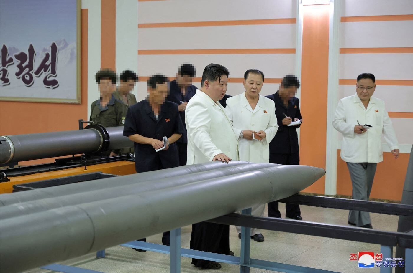 O ditador Kim Jong-un intensificou a produção de armas em fábricas norte-coreanas
