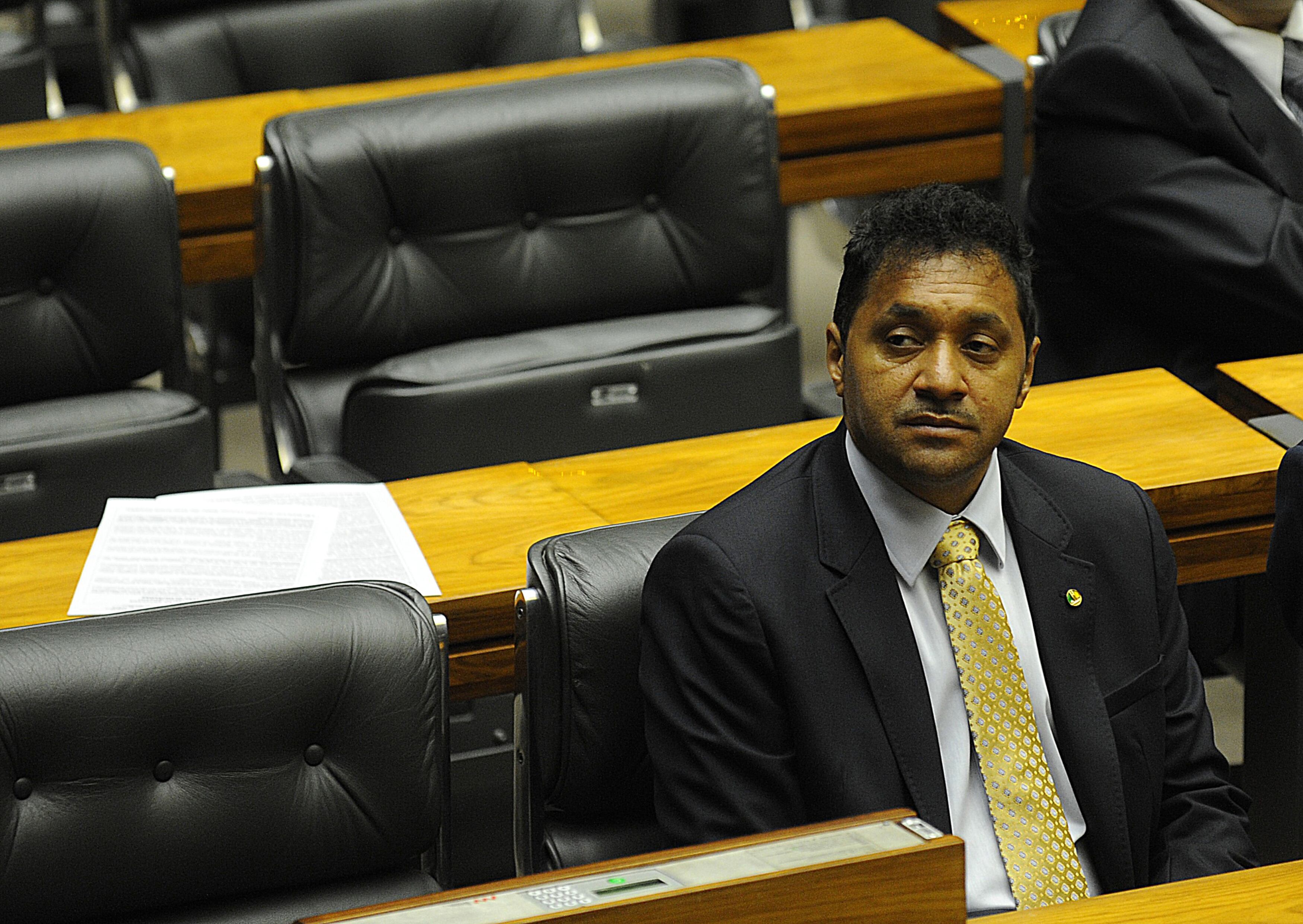 Tiririca também requereu a realização de audiência pública para debater a concessão de
alvarás para a instalação de circos nas cidades brasileiras