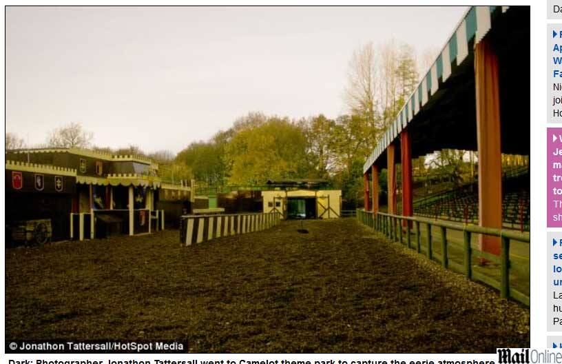 Oficialmente,
o motivo para o fechamento do parque foi uma queda no número de visitantes, mas
muitas pessoas acreditam que os trágicos acidentes foram
a real causa para o abandono do local