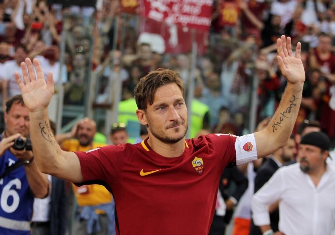 Totti acumulou 785 jogos e 307 gols pela Roma