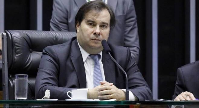 Rodrigo Maia convocou sessão extraordinária para esta quarta-feira (11)