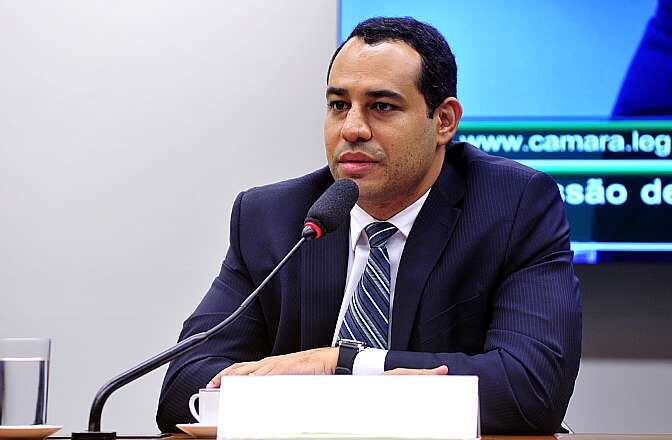 Delegado Marlon Cajado dos Santos participou de audiência