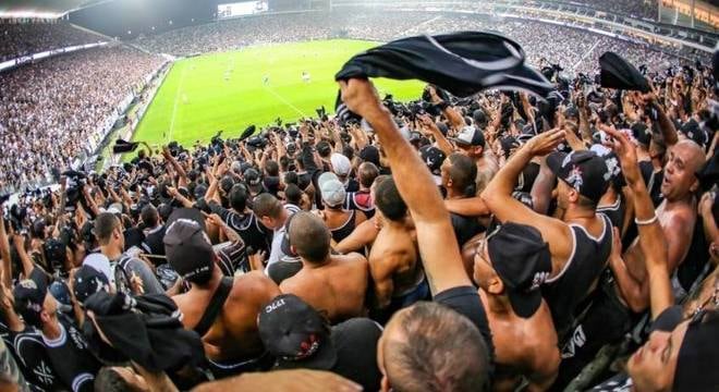 Corinthians volta á Arena após mais de um mês longe de casa