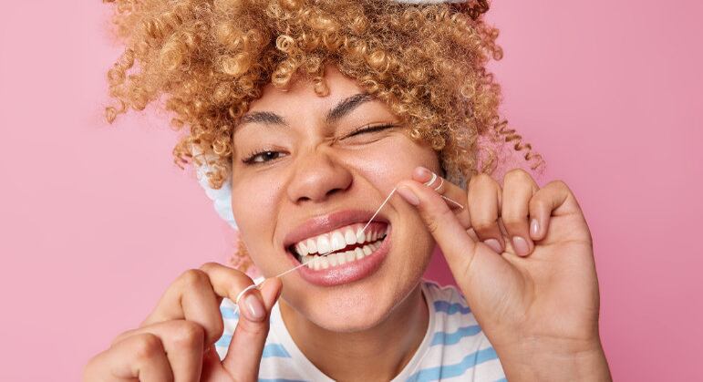 O uso de fio dental é indispensável