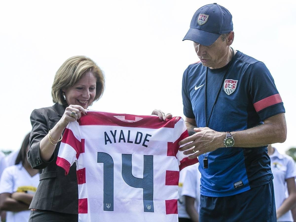 Embaixadora minimizou preocupações americanas com segurança e protestos