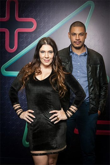 Simony, 39 anos, e Patrick Souza, 29 anos
Juntos desde janeiro de 2013, a cantora e o engenheiro prometem agitar o game show noturno da Record. O casal tem um filho juntos e Simony tem outros três filhos de relacionamentos anteriores