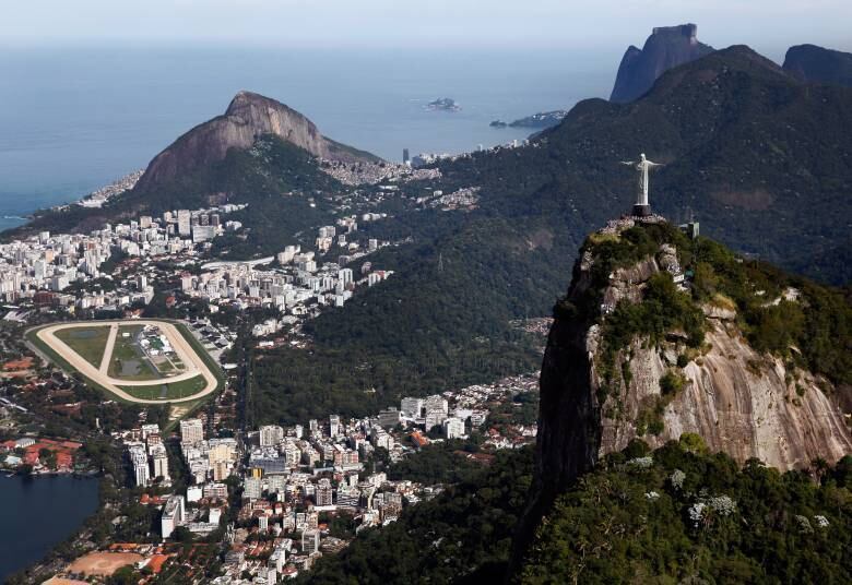 Rio de Janeiro (RJ): 8.485 contratações

O Estado do Rio de Janeiro teve um saldo positivo na criação de emprego no mês de junho, com a contratação de 7.659 trabalhadores no setor de serviços e de outros 1.118 na agropecuária. Apenas a capital fluminense acumula 8.485 contratações a mais do que as demissões de janeiro a junho deste ano