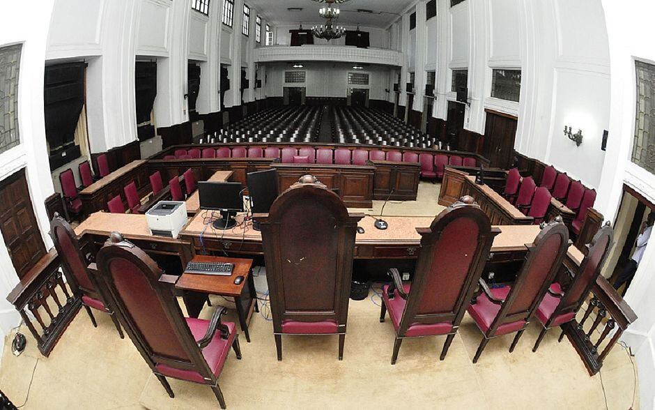 Salão do júri onde Kátia Vargas está sendo julgada