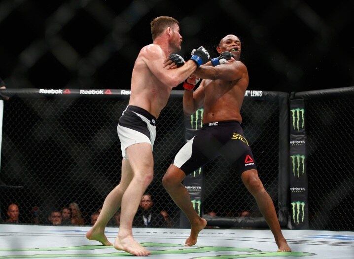 Anderson Silva e Michael Bisping fizeram uma grande luta na noite deste sábado em Londres, que terminou com vitória do inglês por decisão unânime dos árbitros, após cinco rounds bastante intensos

Assista aos programas da Record no R7 Play