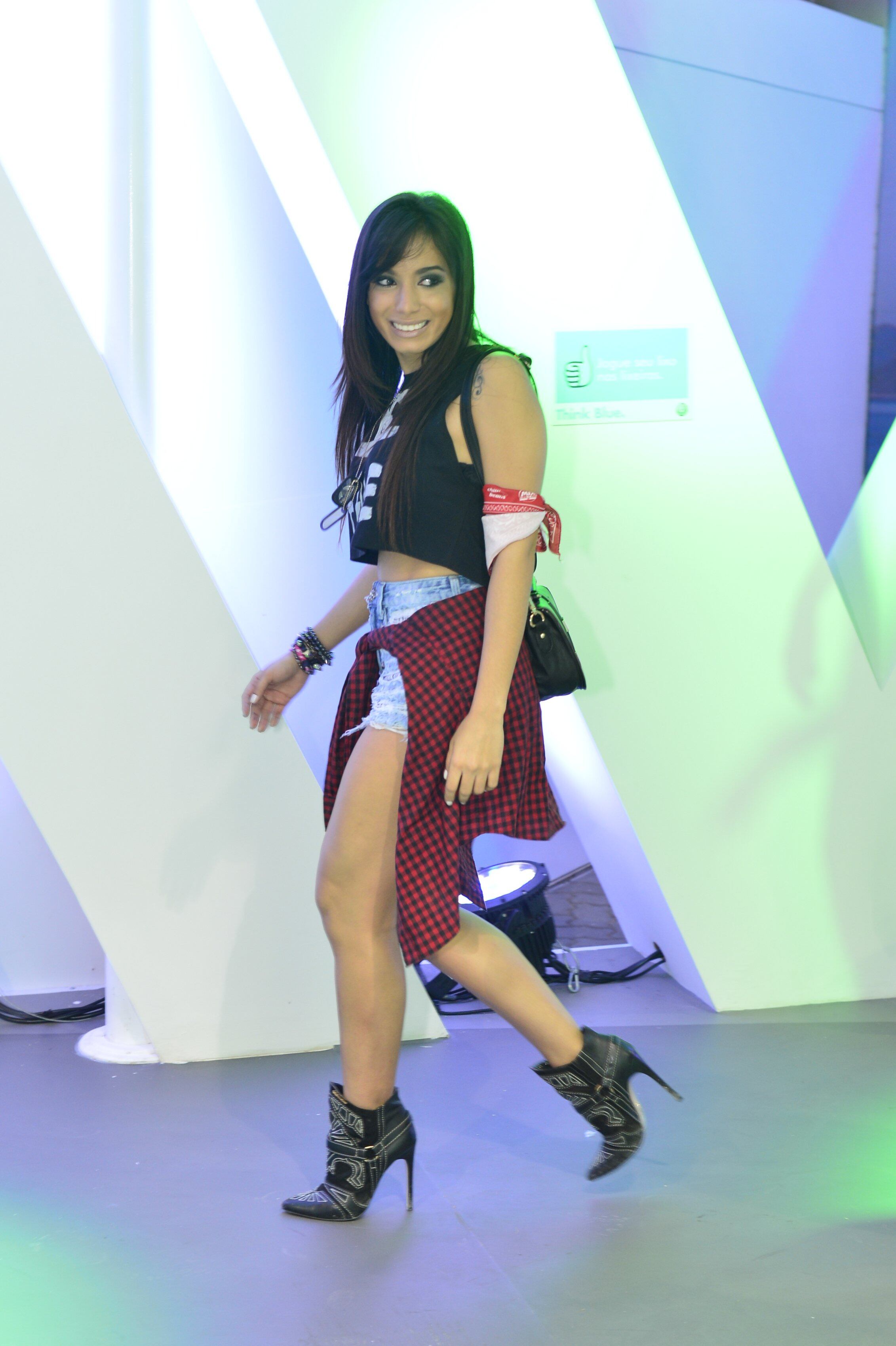 Além de Valesca, Anitta é outro exemplo de cantora com estilo, personalidade e equilíbrio, na opinião de Marcela.

— Ela tem um jeito mais moleque, com camiseta, camisa amarrada na cintura, e esse é o estilo em que ela se encontrou. Cai bem nela