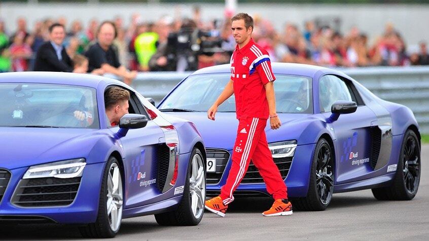O capitão Philipp Lahm levou para casa o novo Audi RS 6 Avant 4.0 TFSI