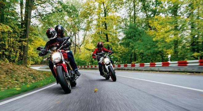 Com garupa a ciclística continua irrepreensível