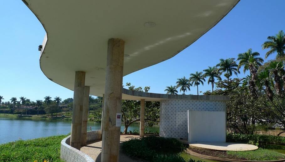 Conjunto é formado por quatro prédios