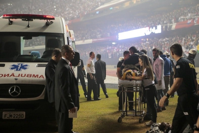 O principal problema ficou por conta de alguns arranhões no rosto e queixo. Além de um torcedor, que acabou quebrando o braço


